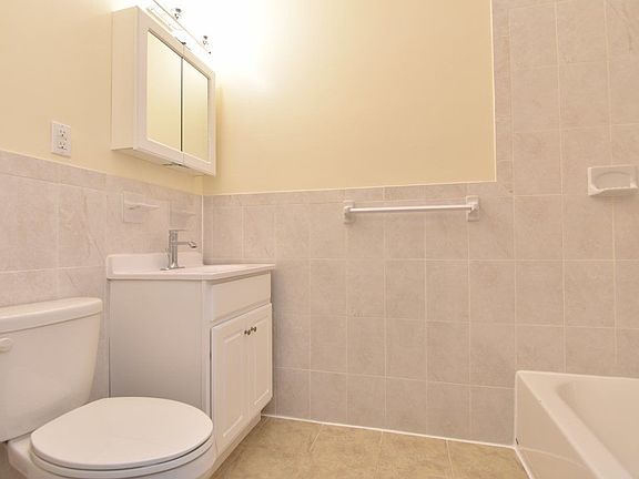 5th image of 264 W 115th St APT 1B