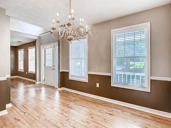 3rd image of 301 Landon Dr SE