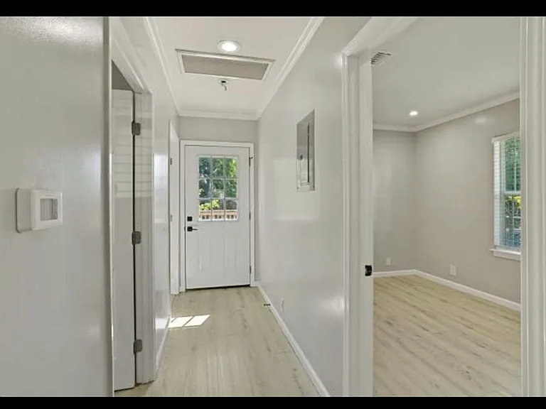830 N Sierra Nevada St — Photo 4