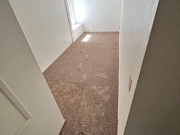 3rd image of 1441 Sequoia Dr #B