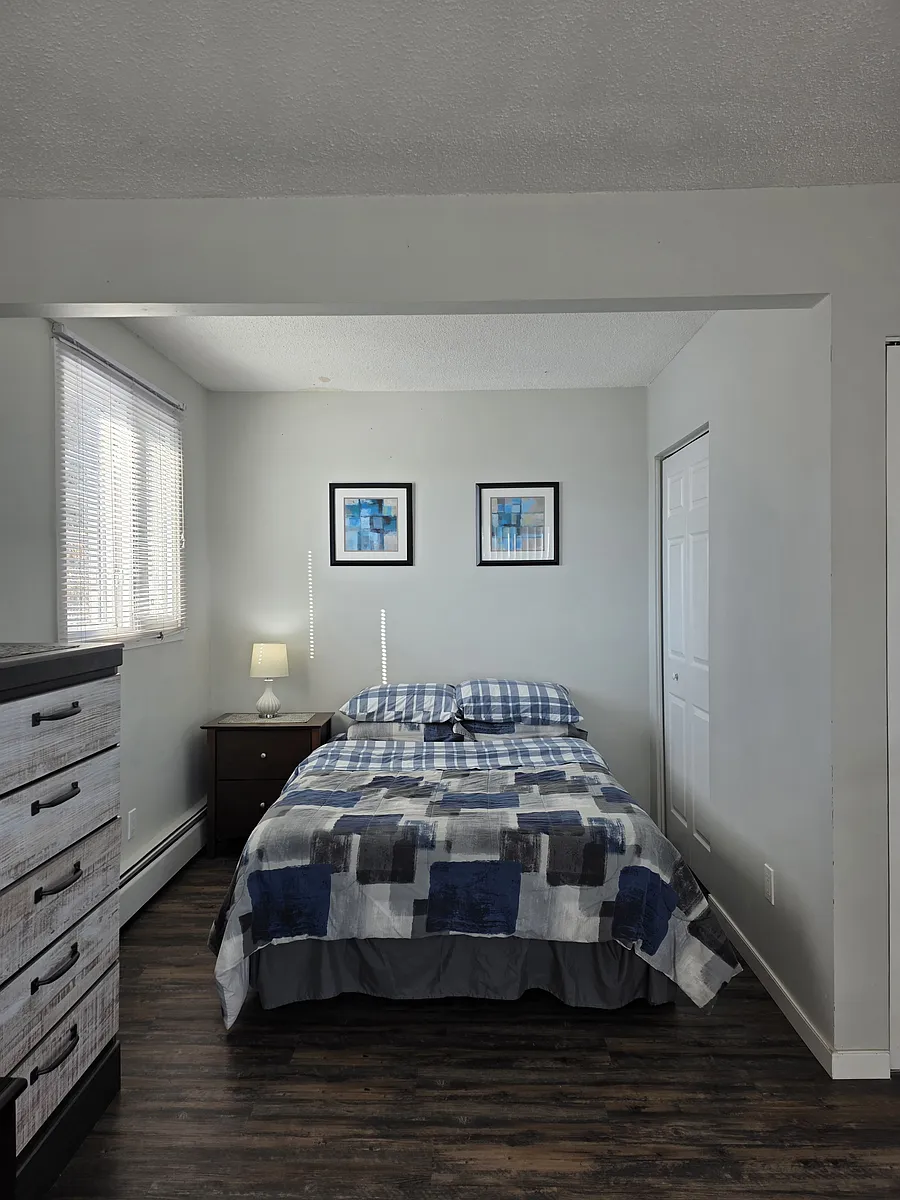Photo 2 of 16 - 4752 55th St #8 - Red Deer, AB Building Photo - 4752 55th St #8