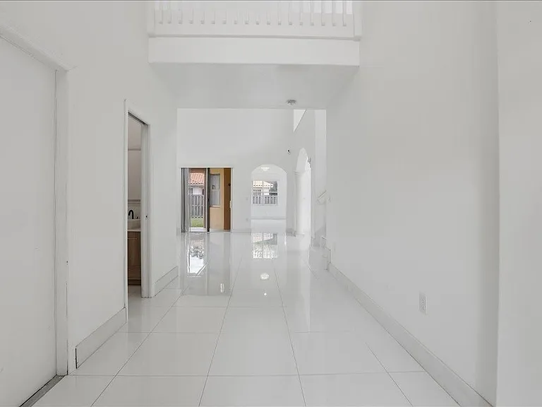3802 SW 165th Ter — Photo 11