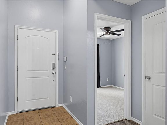 5th image of 605 Inverleith Cir