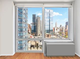 647 W 42nd St #806, New York, NY 10036