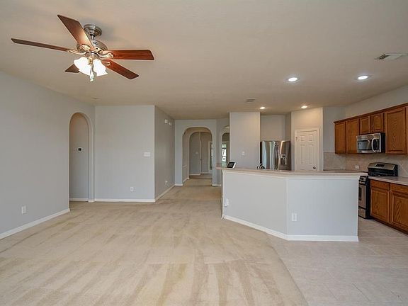 4th image of 12911 Southern Valley Dr