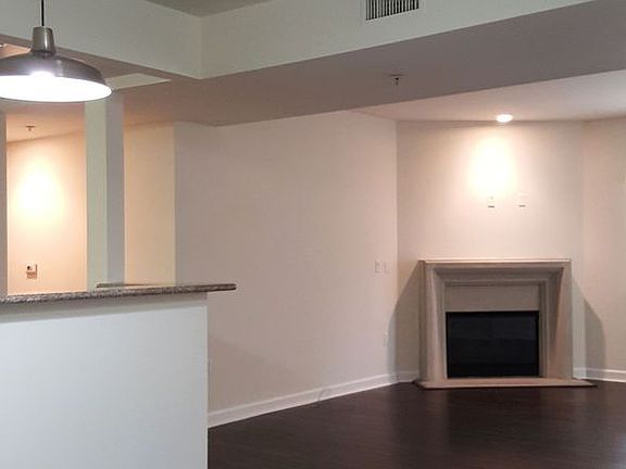 4th image of 11556 Burbank Blvd APT 102