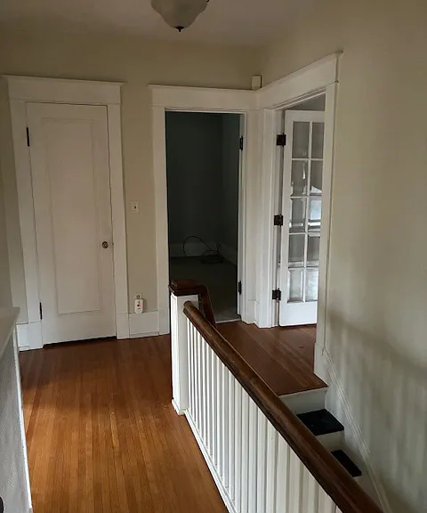 1 Windsor Ave — Photo 3