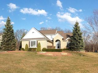 1494 Summerfield Ln, Howell, MI 48843