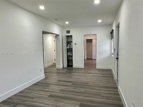 4th image of 1051 NW 5th Ct