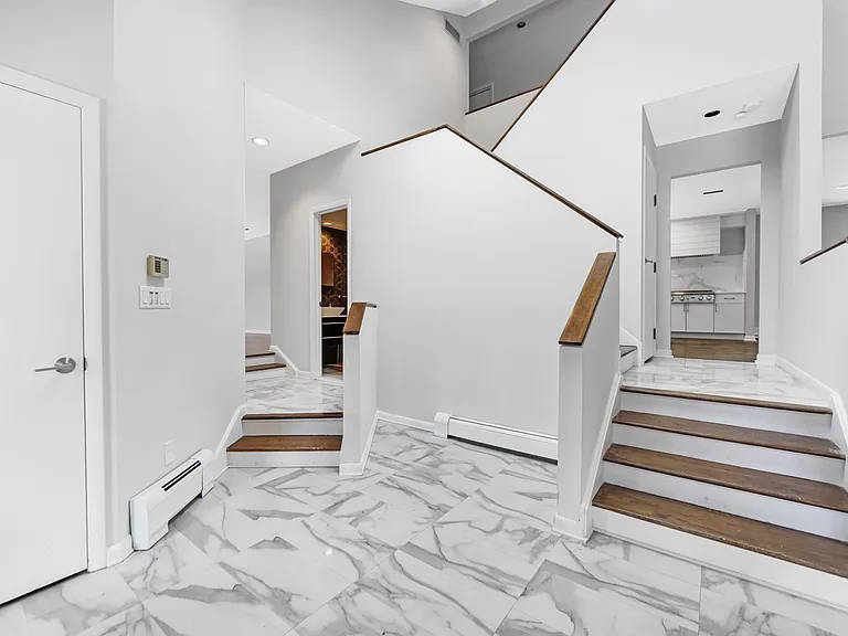 3 Forest Rd — Photo 37