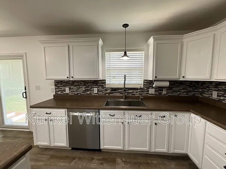 2621 Greystone Estates Pkwy — Photo 11