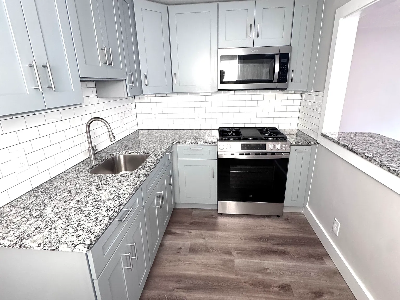 2 bed, $1,600 — Photo 2