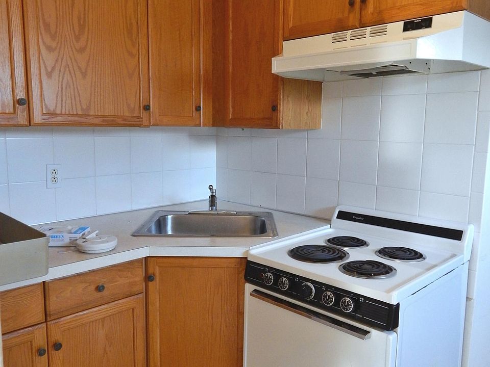 1st image of 17 Franklin St APT 2