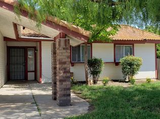 3526 N Saratoga Ave, Fresno, CA