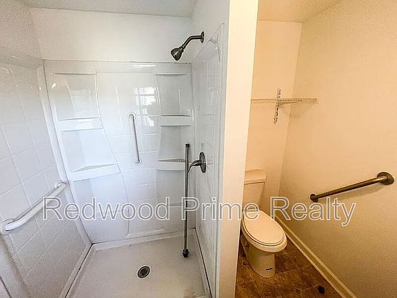 4th image of 188 Wheat St