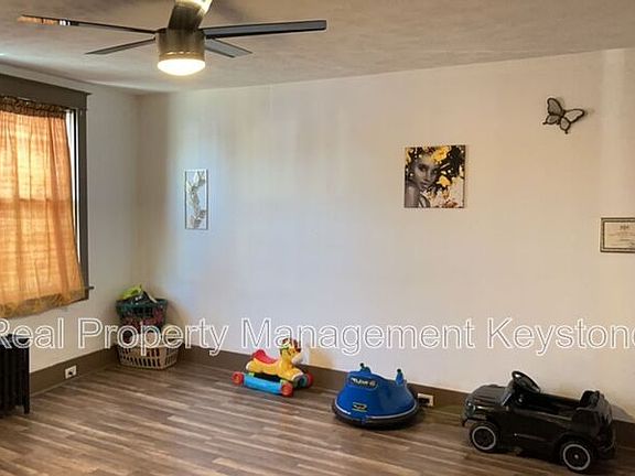 4th image of 1247 Chartiers Ave Unit 3