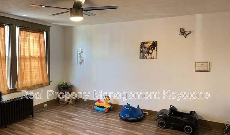 1247 Chartiers Ave #3 — Photo 4