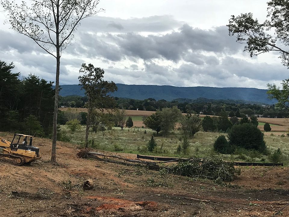 2nd image of 2032 Cochran Rd