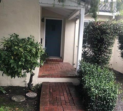 2nd image of 1121 Paloma Ave APT 1