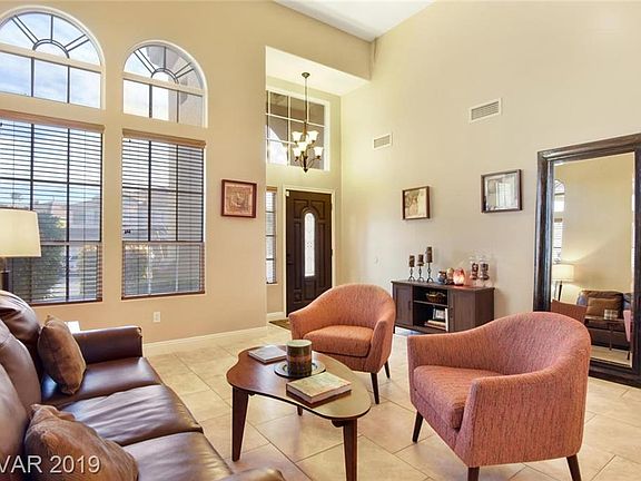 3rd image of 10144 Hill Country Ave