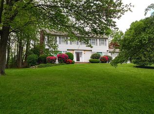 40 Maple Village Ct, Bernardsville, NJ 07924
