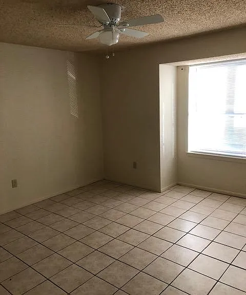 3135 Toulon Dr #D — Photo 6