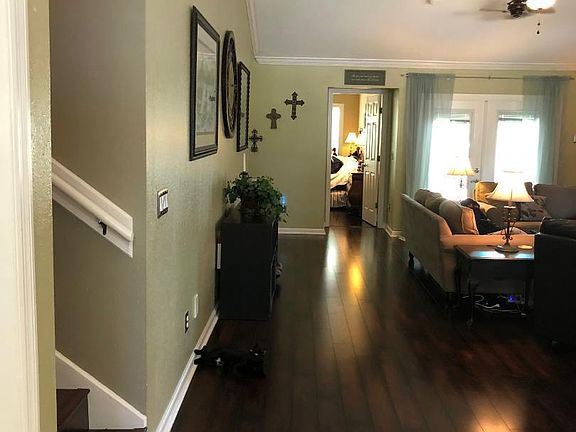 4th image of 2040 N Cranbrook Ave