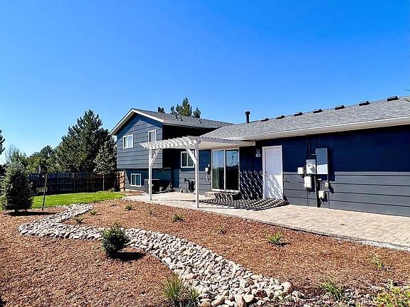 Beautiful outdoor space for relaxing or entertaining!