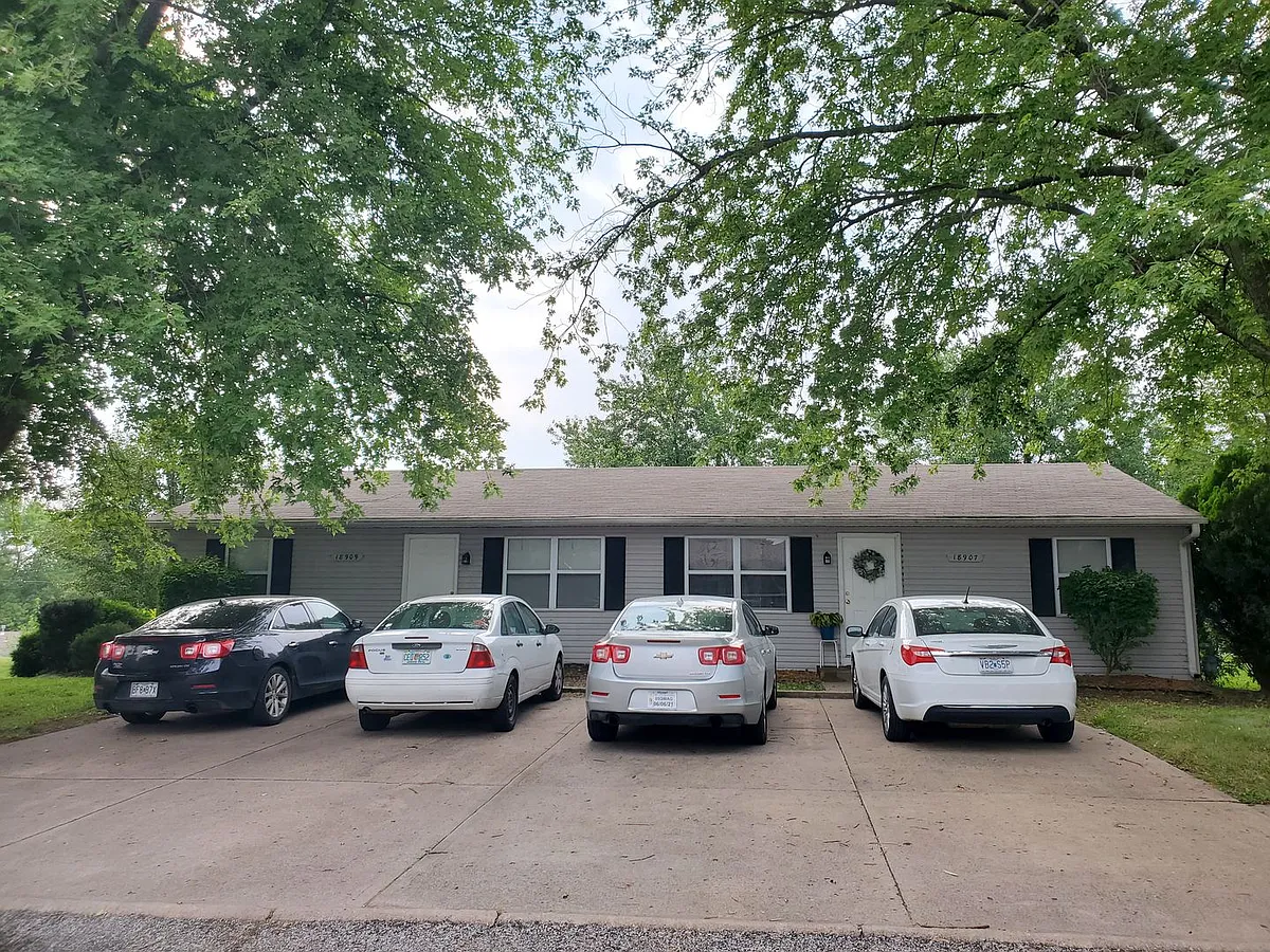 Building Photo - Independence Duplexes