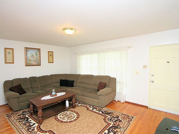 2nd image of 7118 Coronado Ave
