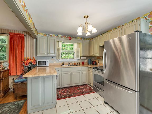 5th image of 324 Prospect Street