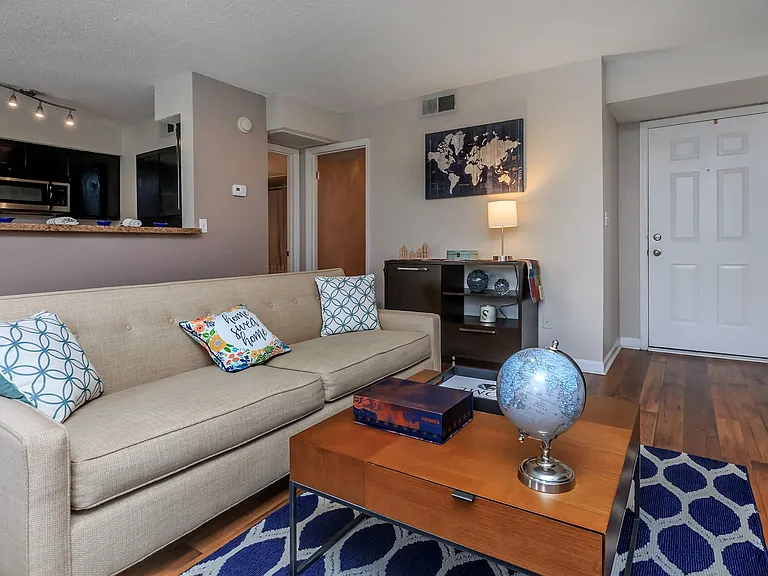 Summerlake Apartments — Photo 12