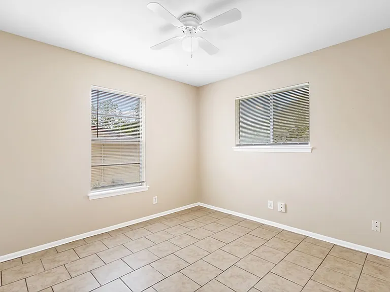 4518 Clear Spring Dr — Photo 13