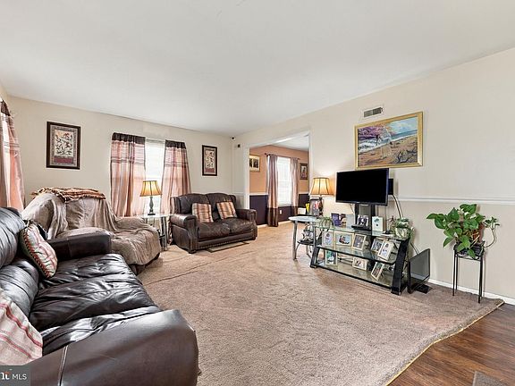 2nd image of 9 Hamilton St