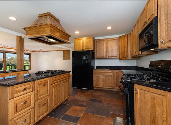 5th image of 2071 E Parkview Cir