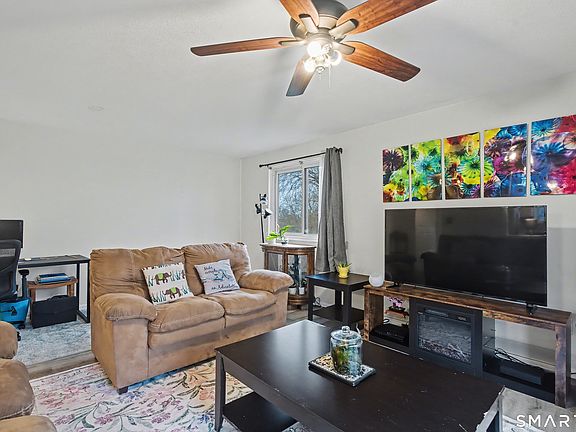 4th image of 8 Shepard Hill Road #8