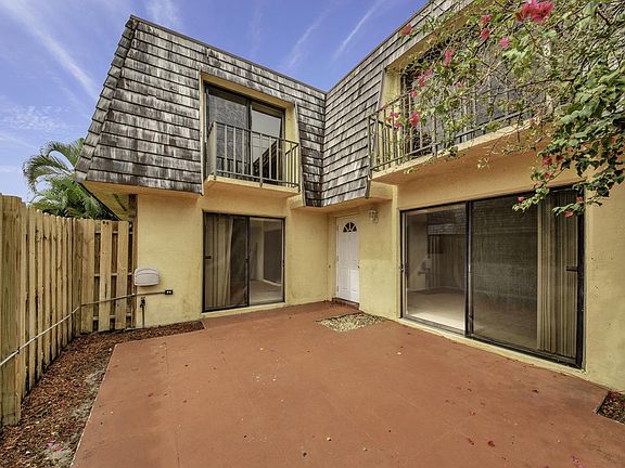 2nd image of 154 Woodland Rd #154
