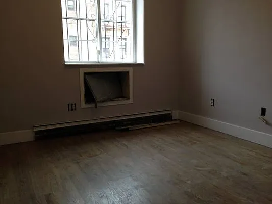 Rented by Premier Metro Realty Corp | media 31