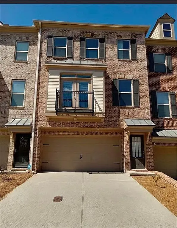 4 bed, 4.0 bath, 2310 sqft, $3,550 — Photo 1