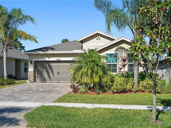 5769 SE Pinehurst Trl, Hobe Sound, FL 33455
