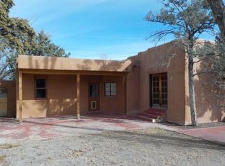 2018 Meadow View Dr NW, Albuquerque, NM 87104