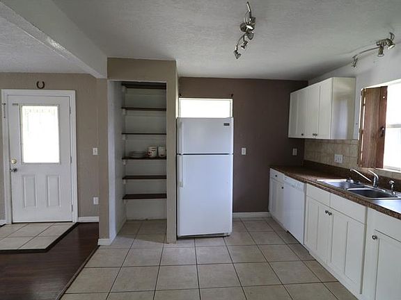 4th image of 560 N Prevatt Ave