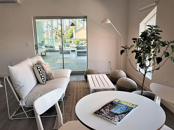 3rd image of 4405 W Point Loma Blvd #2000