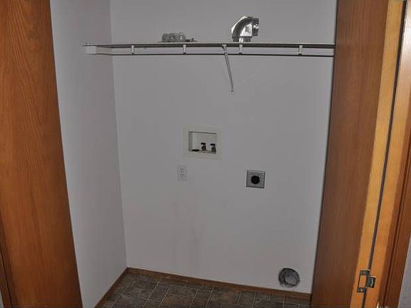 washer & dryer hook-ups