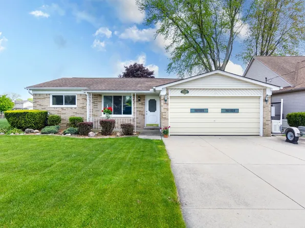 7249 Bluebill St, Algonac, MI 48001