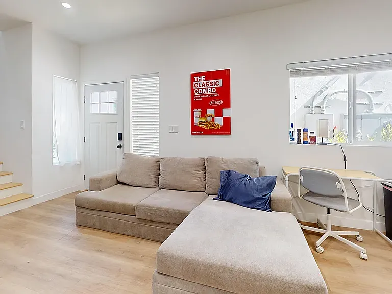 3004 Shrine Pl S — Photo 14