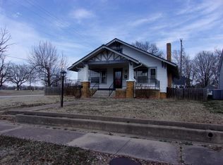 1238 N 4th St, Independence, KS 67301