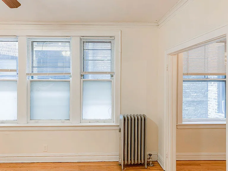 428-36 W. Surf — Photo 16