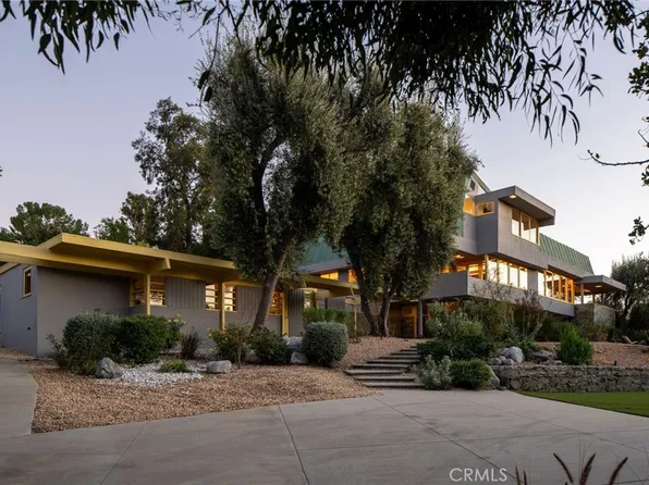 19950 Collier St, Woodland Hills, CA 91364