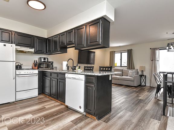 2nd image of 4 Winter Park Dr Unit 3